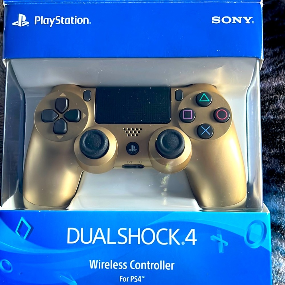 New Gold PS4 Controller